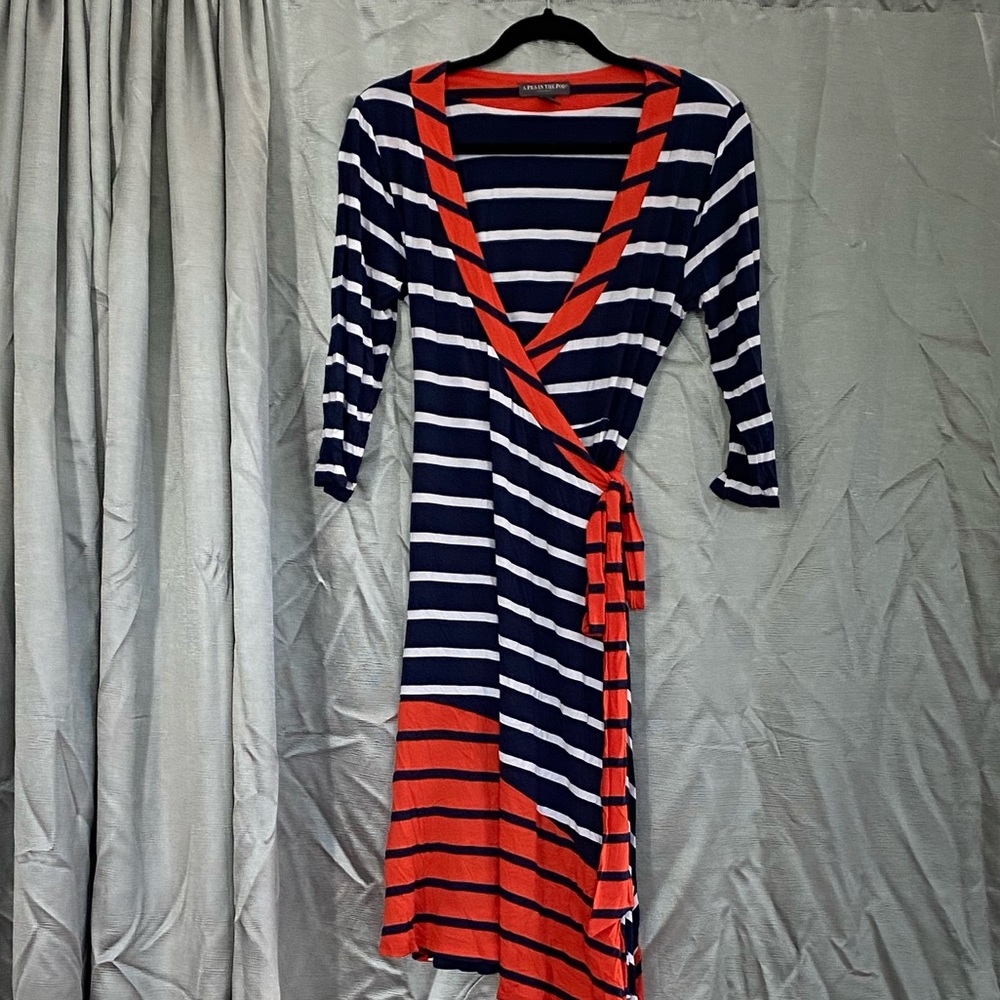 Pea in the pod maternity dress size M